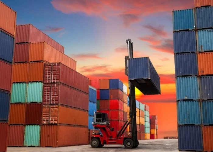 contenedores-transporte-terrestre-1200x900
